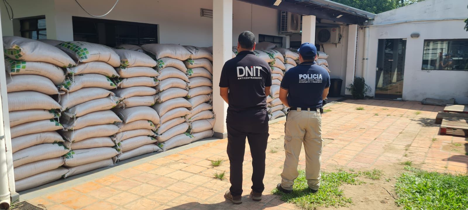 Incautan casi 20 toneladas de azúcar de presunto contrabando en Arroyos y Esteros