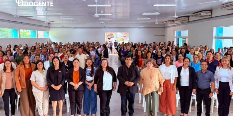 Capacitación docente reúne a 500 educadores en Villa Hayes con enfoque en bienestar integral