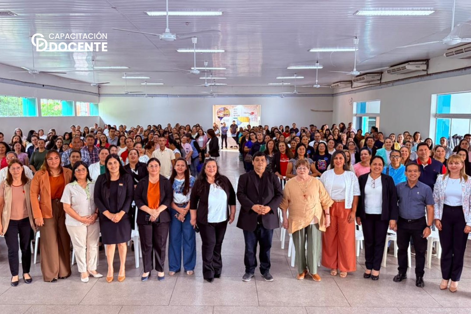 Capacitación docente reúne a 500 educadores en Villa Hayes con enfoque en bienestar integral