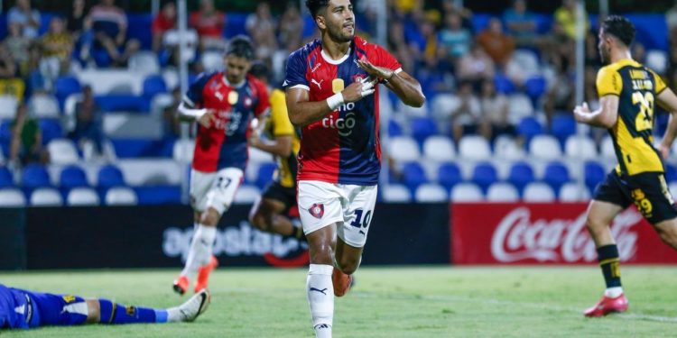 Cecilio Domínguez cortó la sequía y y firmó un doblete después de casi dos años