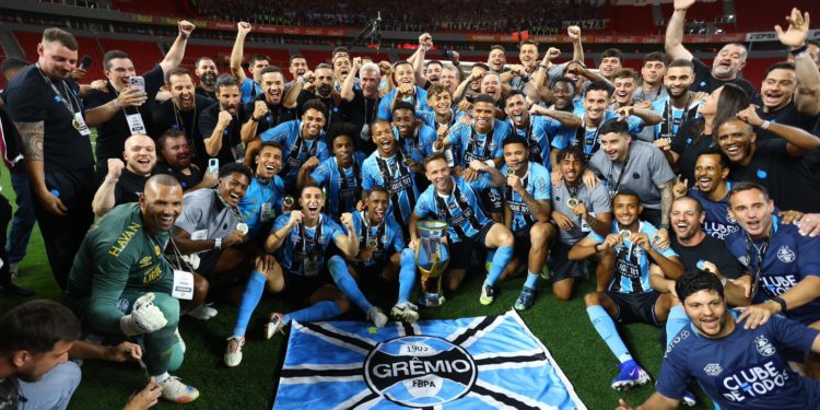 Grêmio campeón del Gaúcho en el Beira-Río con presencia paraguaya