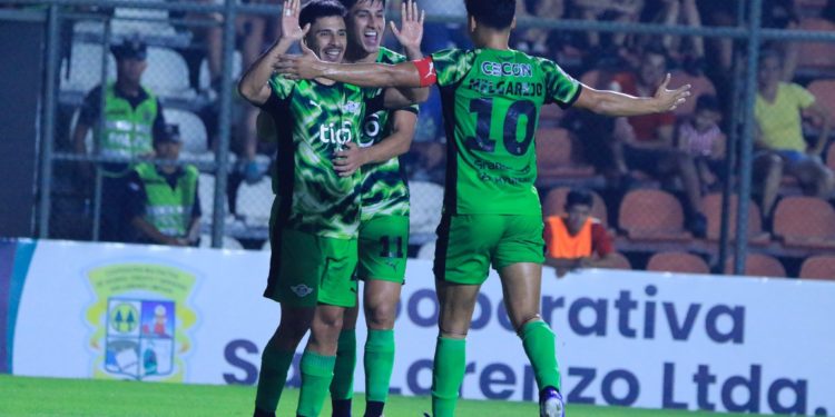 Libertad despierta con una goleada histórica ante San Lorenzo