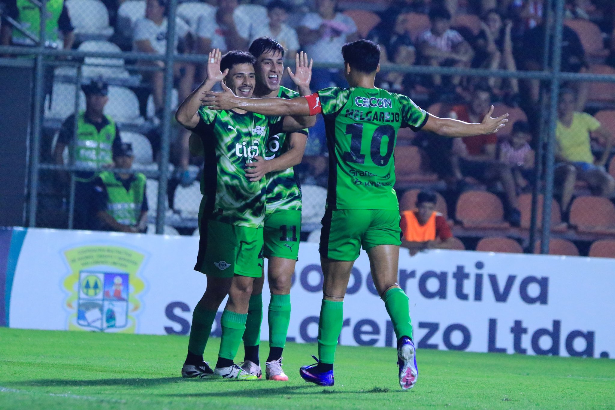 Libertad despierta con una goleada histórica ante San Lorenzo Libertad despierta con una goleada histórica ante San Lorenzo