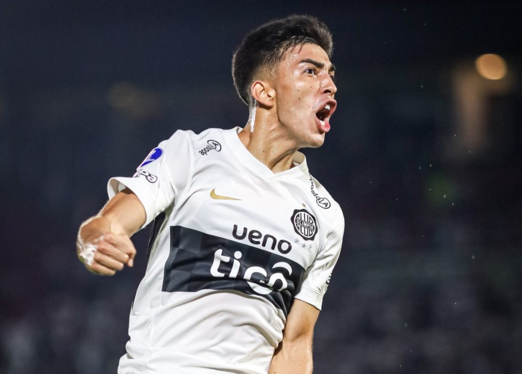 Rubén Lezcano responde con goles e impacta de inmediato en la hinchada franjeada