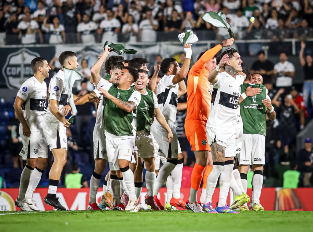 Olimpia impone su jerarquía y eliminó a Trinidense para meterse en la Sudamericana