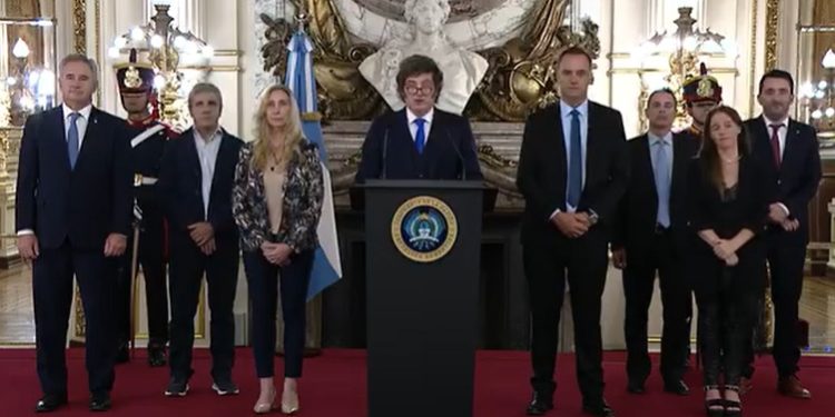 Fallo histórico por YPF: Milei celebra victoria judicial en EE.UU. y apunta contra el kirchnerismo Fallo histórico por YPF: Milei celebra victoria judicial en EE.UU. y apunta contra el kirchnerismo