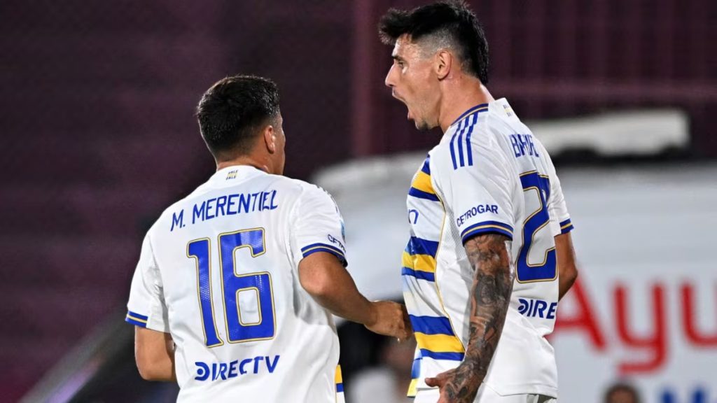 El nueve paraguayo que entusiasma: sólido partido Adam Bareiro en la goleada de Boca Juniors