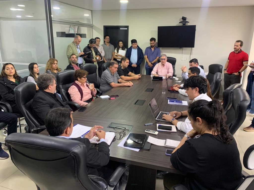 Gobierno evalúa impacto del combustible en el transporte, pero descarta suba del pasaje