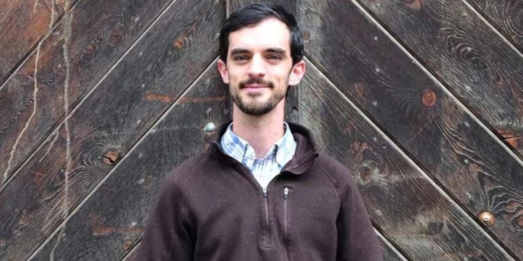 Profesor cristiano evangélico gana millonaria indemnización por caso de libertad religiosa en EE.UU.