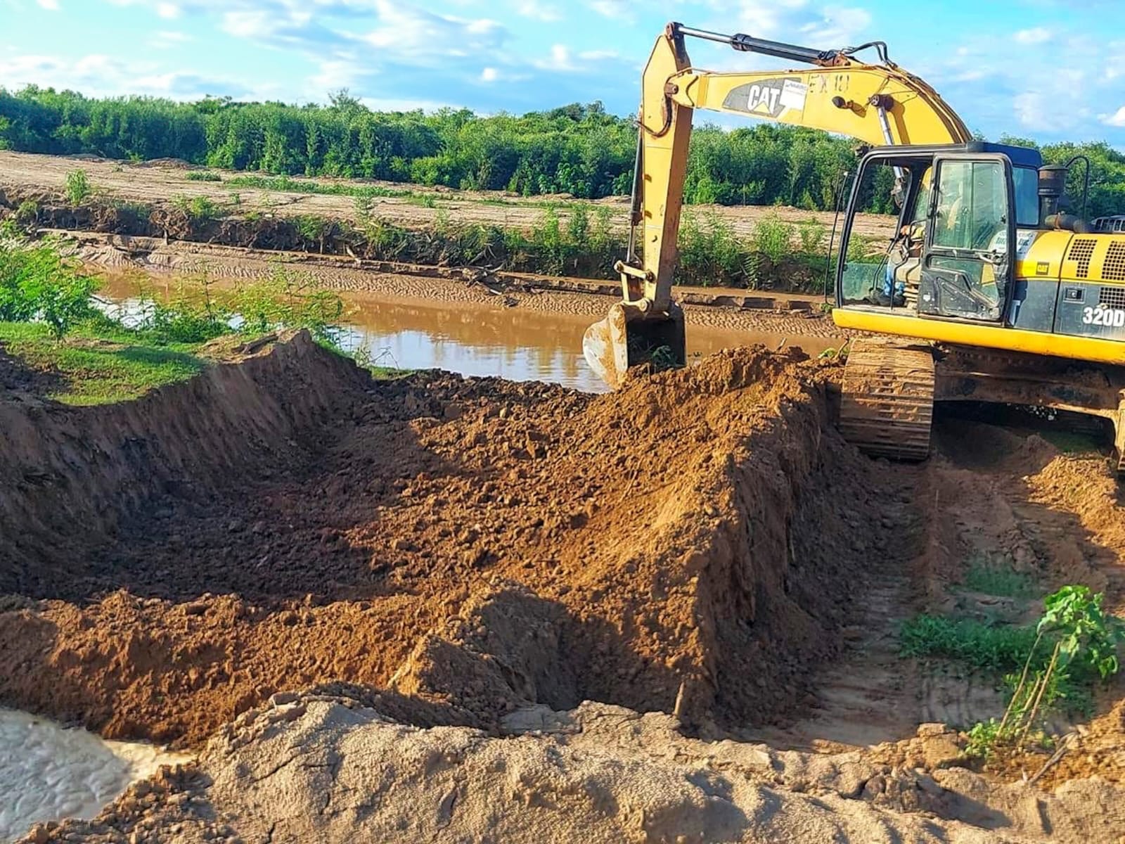 Bajante del Pilcomayo obliga a intensificar trabajos para garantizar ingreso de agua a Paraguay
