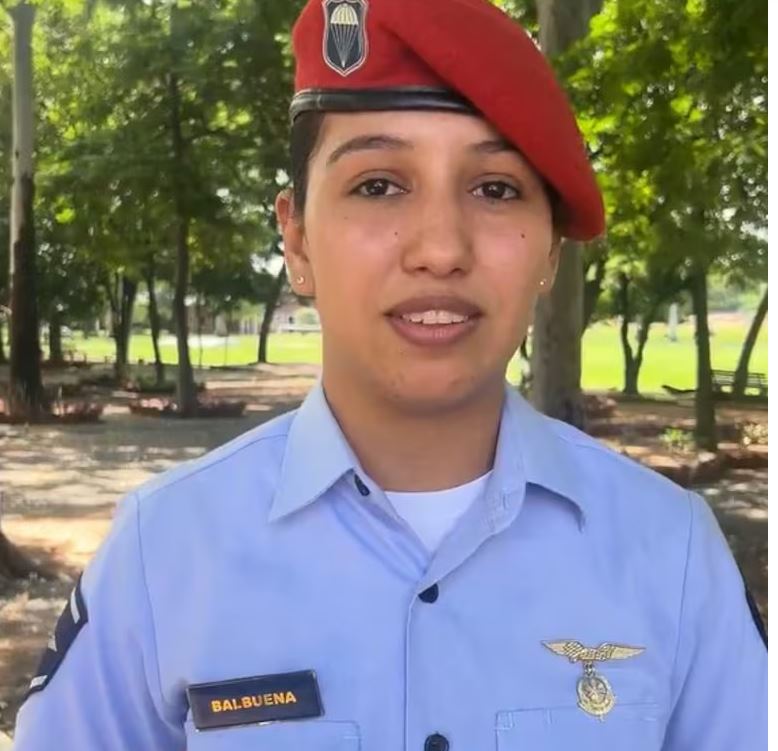 Rompiendo barreras: Jazmín Cecilia Balbuena Escobar, la primera mujer indígena en la Fuerza Aérea Paraguaya