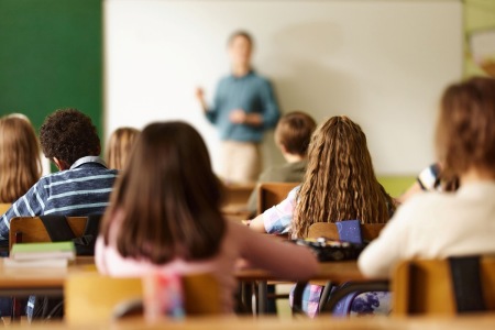 El poder de la fe en las aulas: Cómo las convicciones personales impulsan el éxito académico