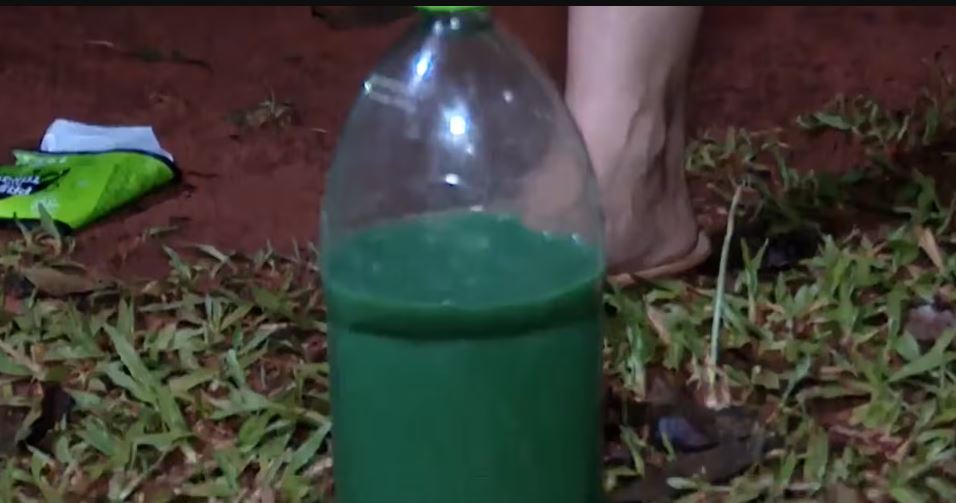 Agua verde y nauseabunda en J. Augusto Saldívar