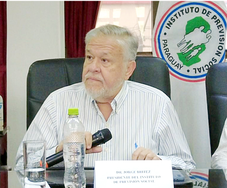 Golpe de timón en el IPS: renuncia Britez acorralado por fallas y asume Isaias Fretes