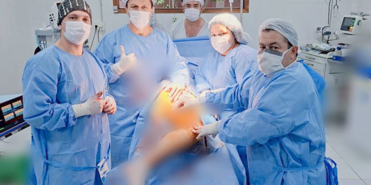 Exitosa cirugía de cadera en el Chaco devolverá movilidad a un paciente de 75 años