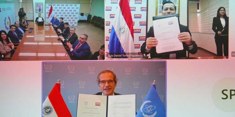 Paraguay mira hacia su futuro nuclear: ANDE y OIEA firman convenio para estudiar reactores pequeños Paraguay mira hacia su futuro nuclear: ANDE y OIEA firman convenio para estudiar reactores pequeños