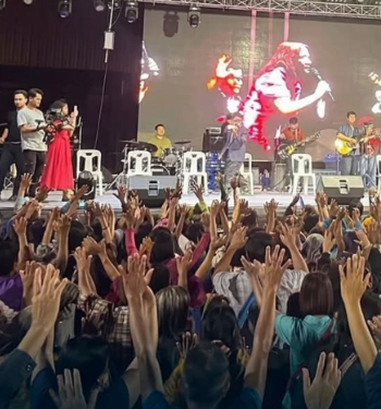 Mas de 14.000 personas reciben a Cristo en una cruzada evangelistica