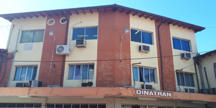 Transportadoras denuncian «ninguneo» y falta de transparencia en la DINATRAN