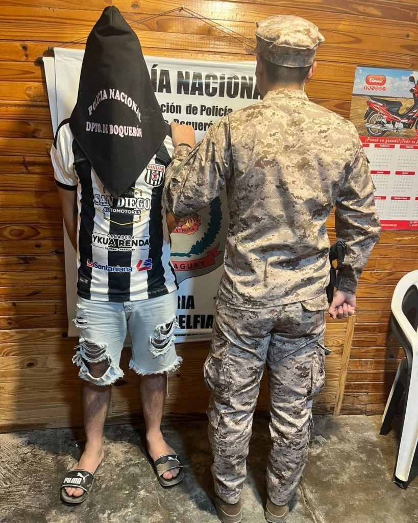 Conductor es detenido tras intentar huir y embestir a inspector en Filadelfia Conductor es detenido tras intentar huir y embestir a inspector en Filadelfia