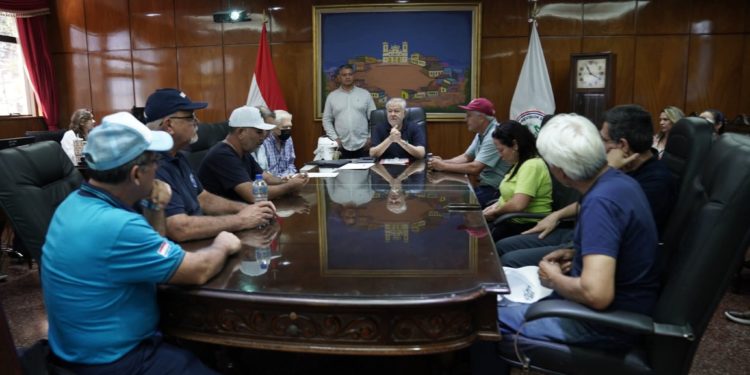 IPS intenta calmar crisis y promete regularizar fármacos en cuatro semanas