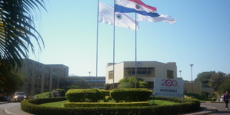 Cuatro consorcios compiten por la construcción del nuevo Hospital Nacional de Itauguá