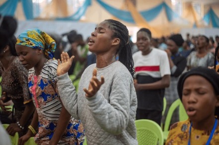 Cristianos bajo asedio y al borde de la extinción en algunos países musulmanes Cristianos bajo asedio y al borde de la extinción en algunos países musulmanes