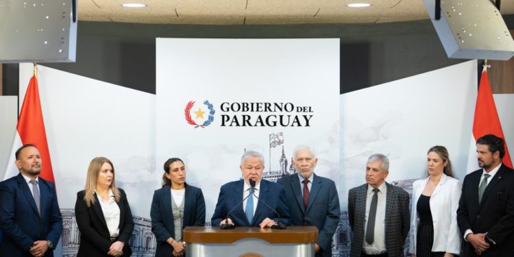 IPS en crisis: faltan medicamentos, hay 40% de morosidad y, aun así, Peña ratifica “apoyo total” a la gestión IPS en crisis: faltan medicamentos, hay 40% de morosidad y, aun así, Peña ratifica “apoyo total” a la gestión