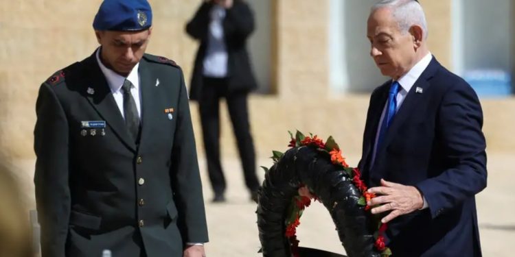 Israel recuerda el Holocausto en medio de crecientes tensiones globales y alarma por el antisemitismo