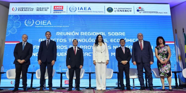 Paraguay se convierte en sede regional para debatir el futuro de la energía nuclear y los reactores SMR