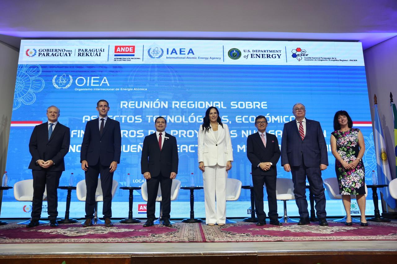 Paraguay se convierte en sede regional para debatir el futuro de la energía nuclear y los reactores SMR