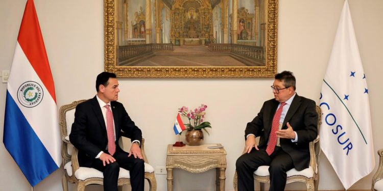 Canciller “reprende” a embajador Gustavo Leite por sus recientes declaraciones