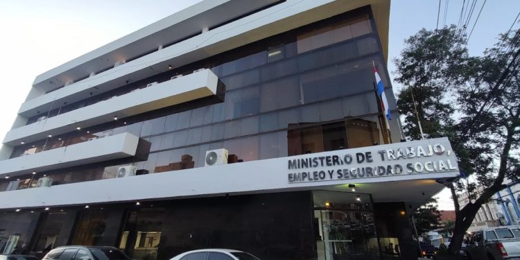 Salario Mínimo 2026: El Gobierno desafía la fórmula de la inflación en busca de un «ajuste real»