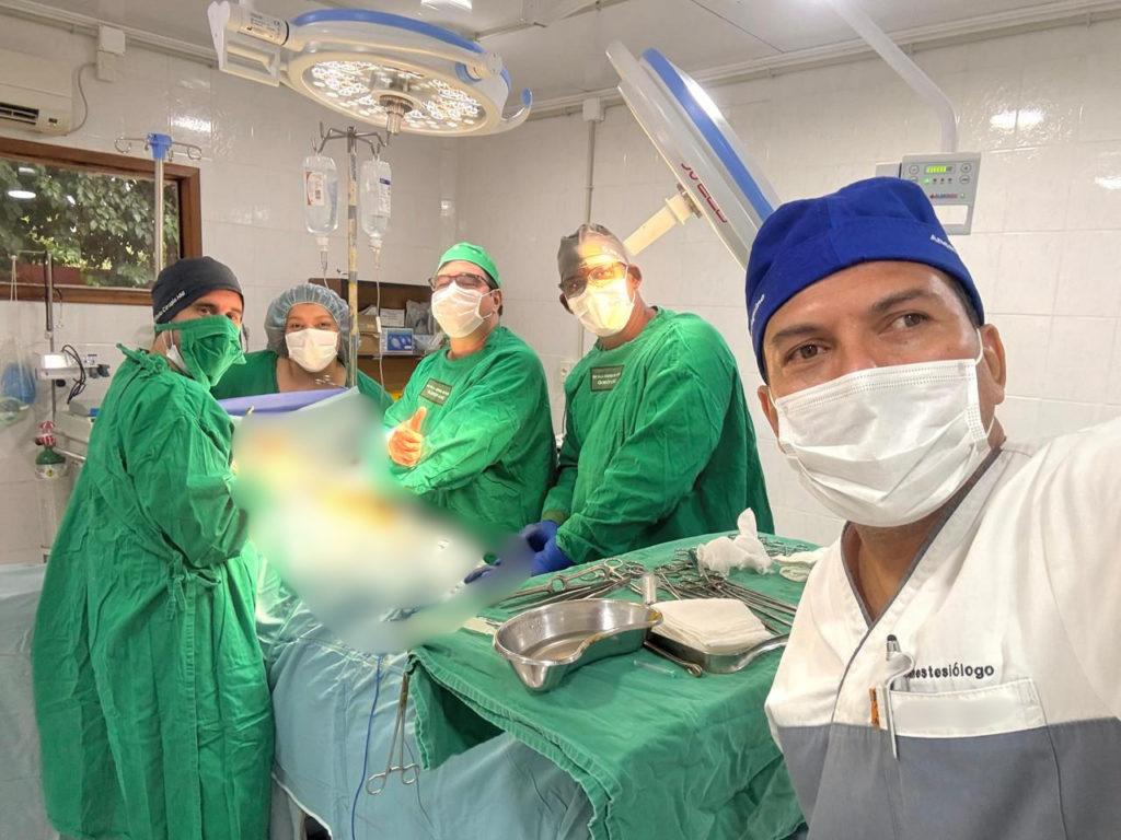 Megaoperativo en Pozo Hondo es una reivindicación del “buen médico”, en medio de una crisis en la formación profesional