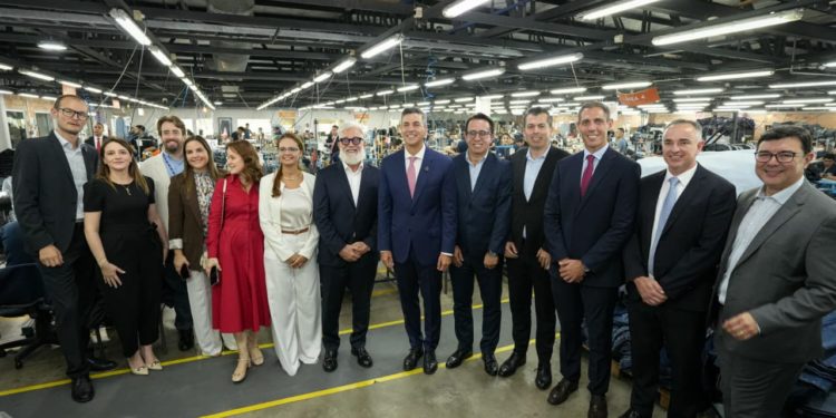Gobierno apunta a consolidar la maquila como motor de empleo e inversión