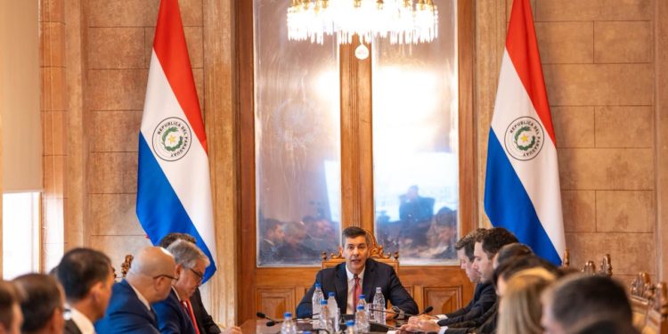 Presidente advierte a su gabinete: «No se sientan cómodos, la evaluación es permanente»