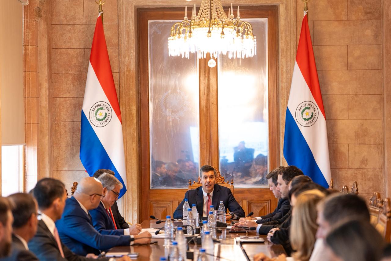 Presidente advierte a su gabinete: «No se sientan cómodos, la evaluación es permanente»