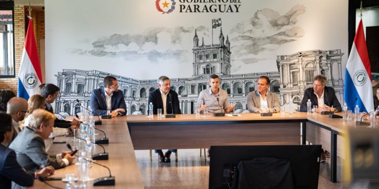 Lanzan “Jóvenes Conectados 2026”: alianza público-privada apuesta a transformar la educación y el futuro laboral