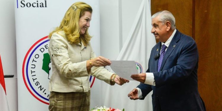 Salud Pública e IPS refuerzan alianza con la asunción de Isaías Fretes al frente de la previsional