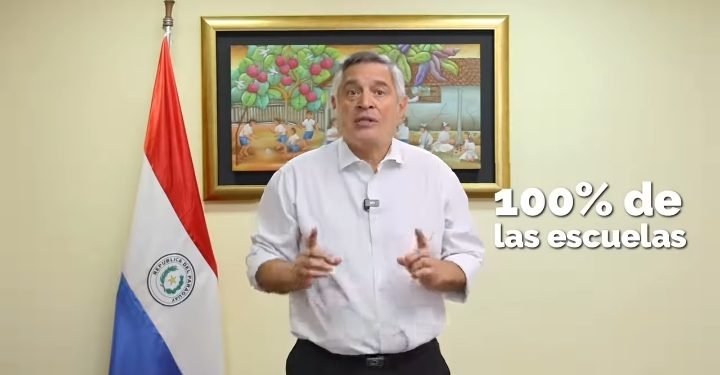 Ministro aclara que kits escolares cubren todas las necesidades y niega exigencia de compras adicionales Ministro aclara que kits escolares cubren todas las necesidades y niega exigencia de compras adicionales