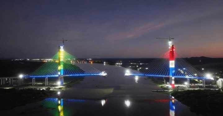 Luces y progreso: el puente de la Bioceánica ya dibuja una postal histórica en la frontera