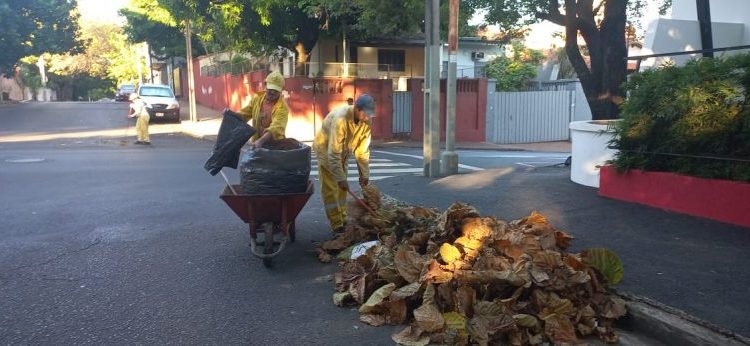 Asunción mantiene servicios esenciales de limpieza durante Semana Santa con esquema especial