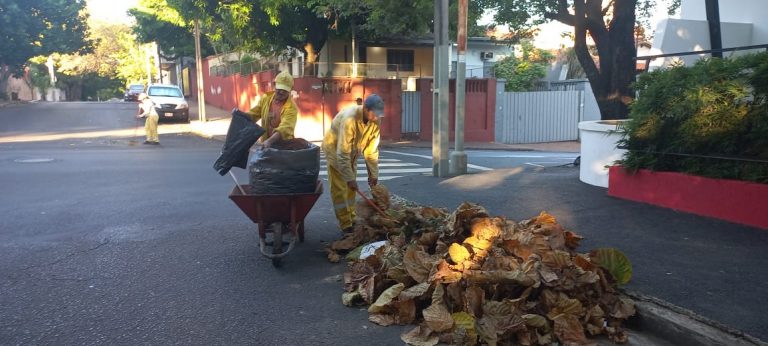 Asunción mantiene servicios esenciales de limpieza durante Semana Santa con esquema especial