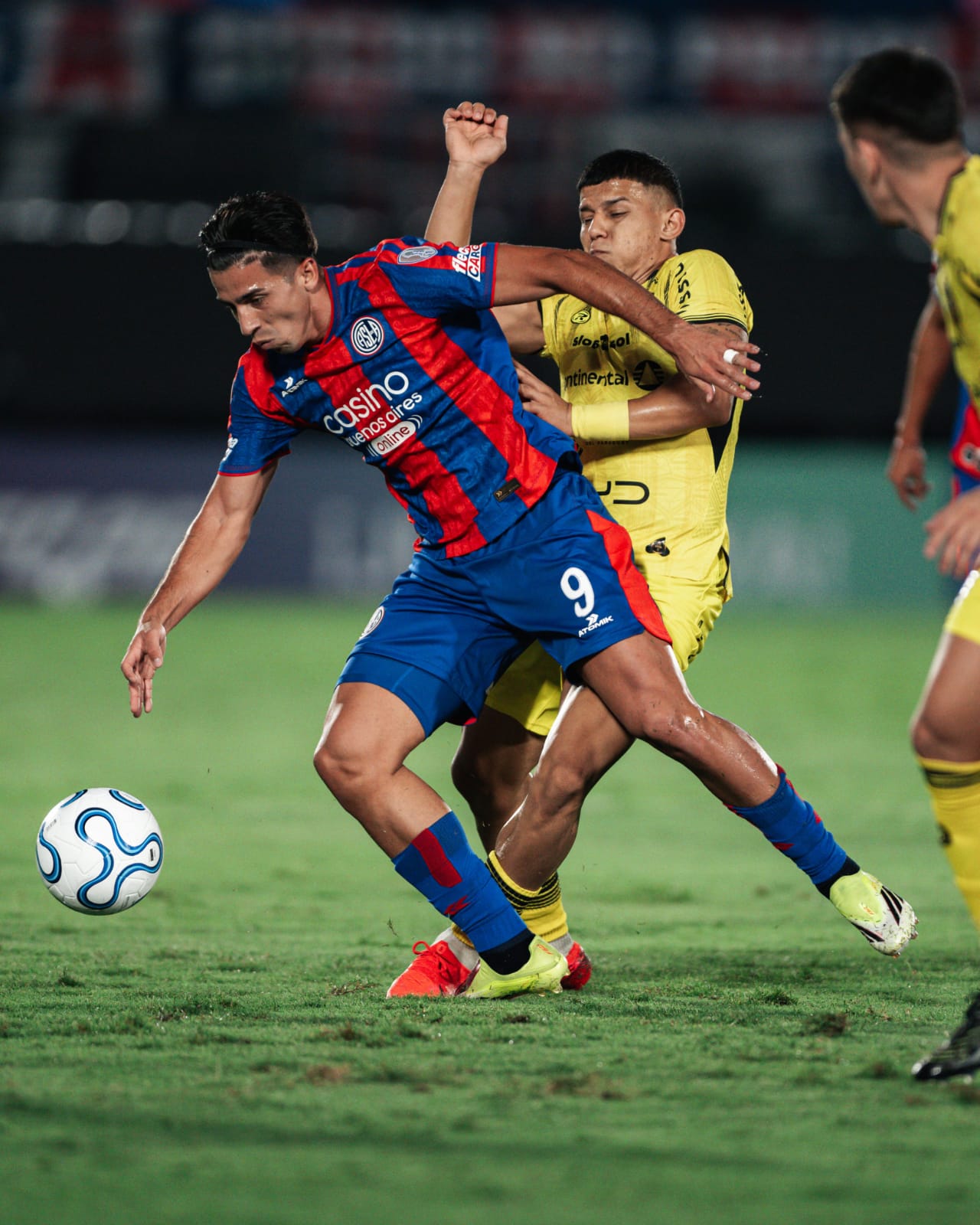 Sabor agridulce en Sajonia: Recoleta perdonó y cedió un empate ante San Lorenzo