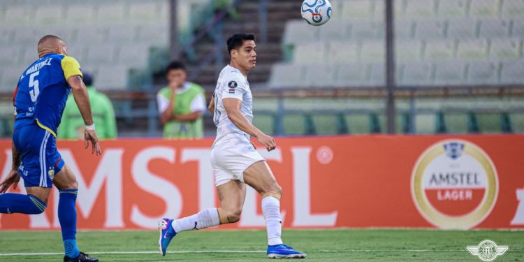 Dura caída del Gumarelo en su estreno continental ante la Universidad Central