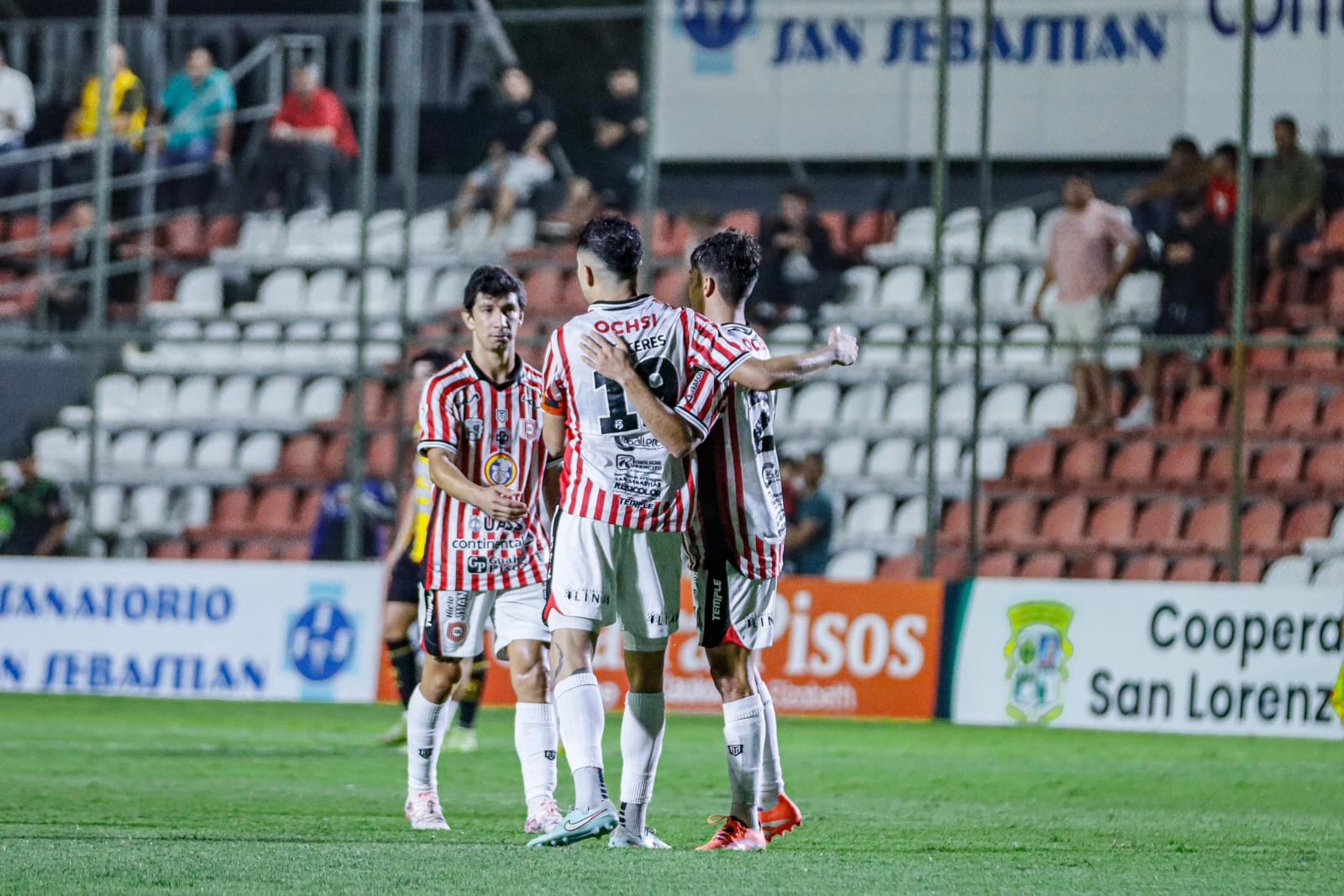 Golpe en la Ciudad Universitaria. San Lorenzo rompe el maleficio y tumba al «Cacique» en una noche mágica Golpe en la Ciudad Universitaria. San Lorenzo rompe el maleficio y tumba al «Cacique» en una noche mágica