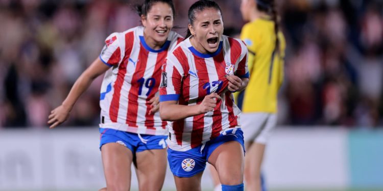 Paraguay tumba a Ecuador y se ilusiona con la gloria continental
