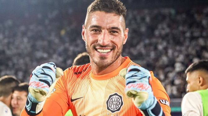 Gastón Olveira consolida su leyenda bajo los tres palos con números que asustan en el fútbol sudamericano