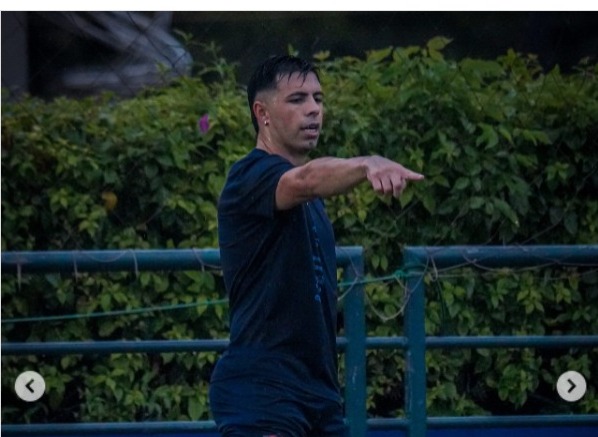 Blas Riveros enciende la ilusión en Barrio Obrero con un mensaje que ilusiona a todo el pueblo azulgrana Blas Riveros enciende la ilusión en Barrio Obrero con un mensaje que ilusiona a todo el pueblo azulgrana