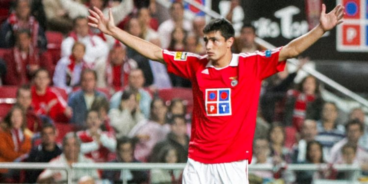 El punto final a una leyenda del gol, Oscar “Tacuara” Cardozo anuncia su retiro