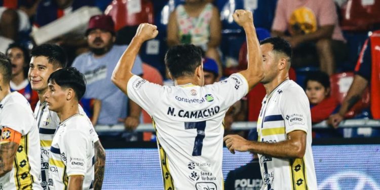 Trinidense y San Lorenzo ponen en marcha la fecha del superclásico